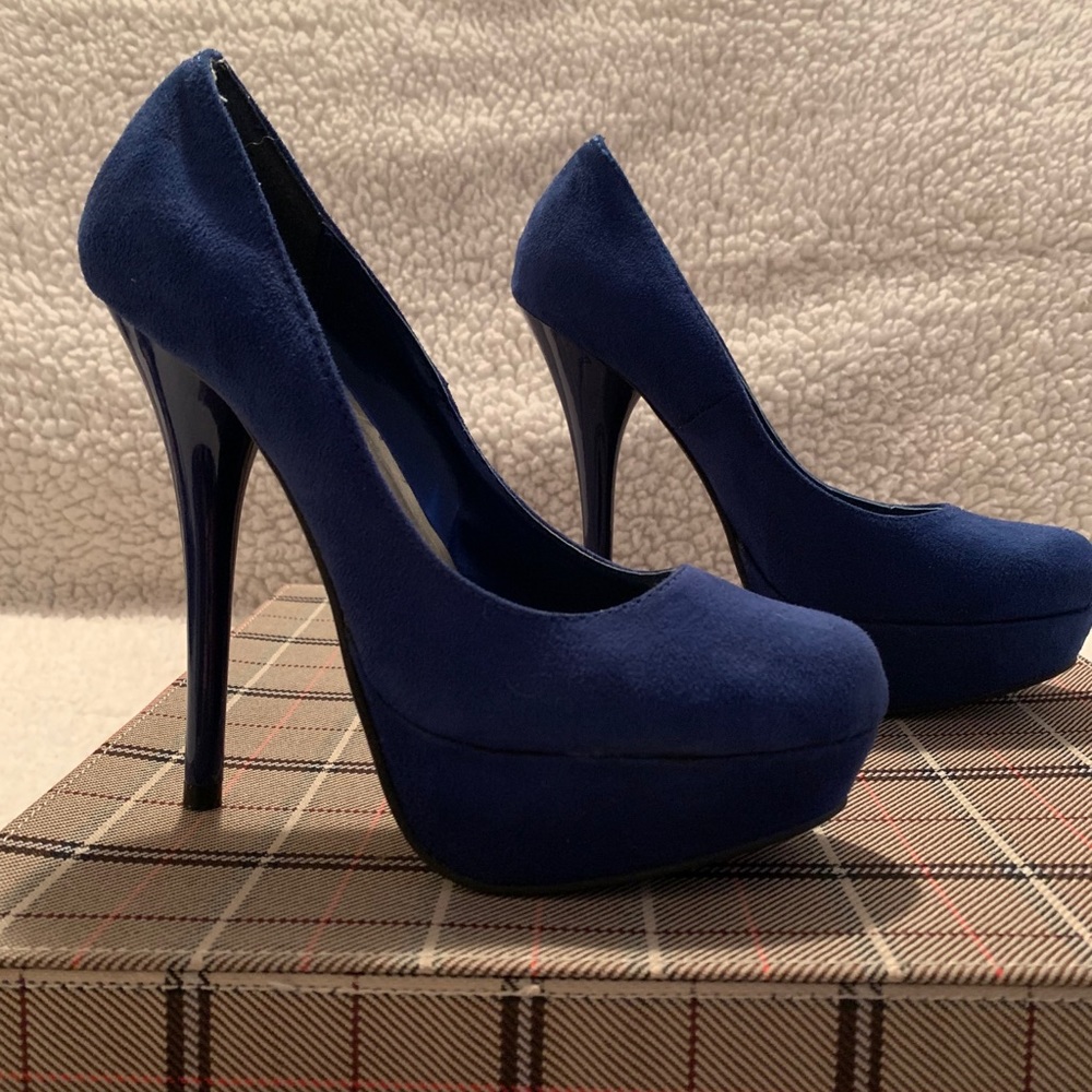 Blue suede high heels, size 5 1/2.